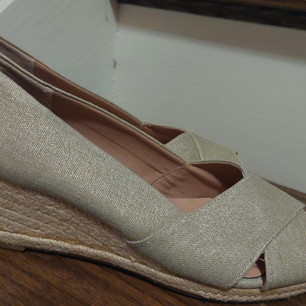 Tommy Hilfiger gold wedges